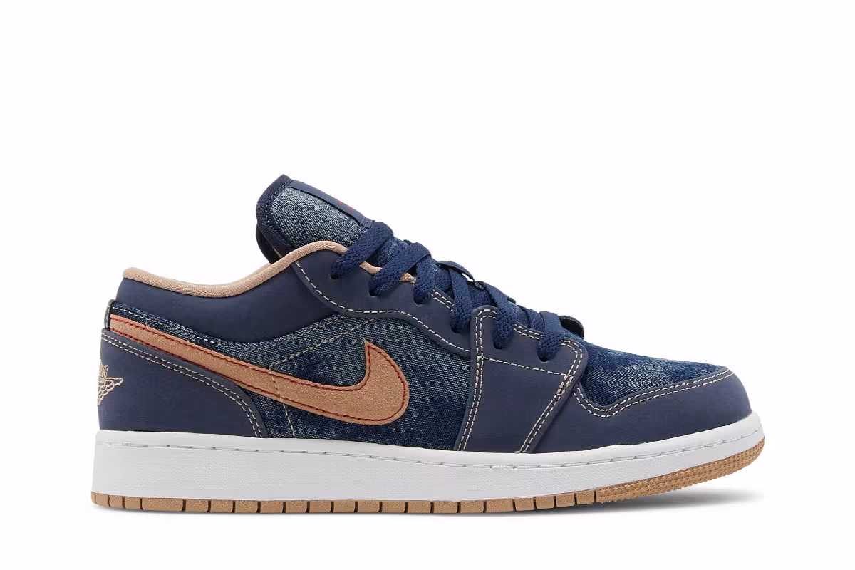 Air Jordan 1 Low SE GS Denim, view 2
