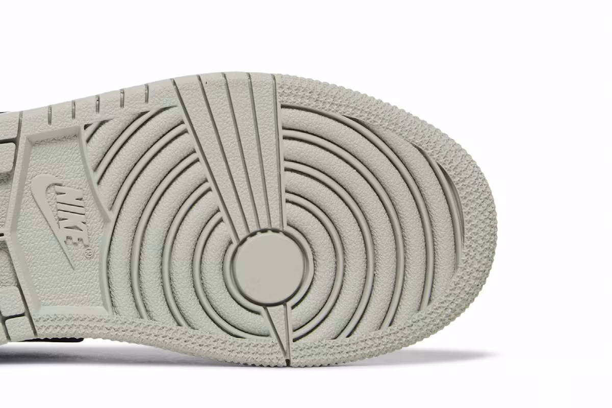 Air Jordan 1 Mid PS Light Smoke Grey, view 6