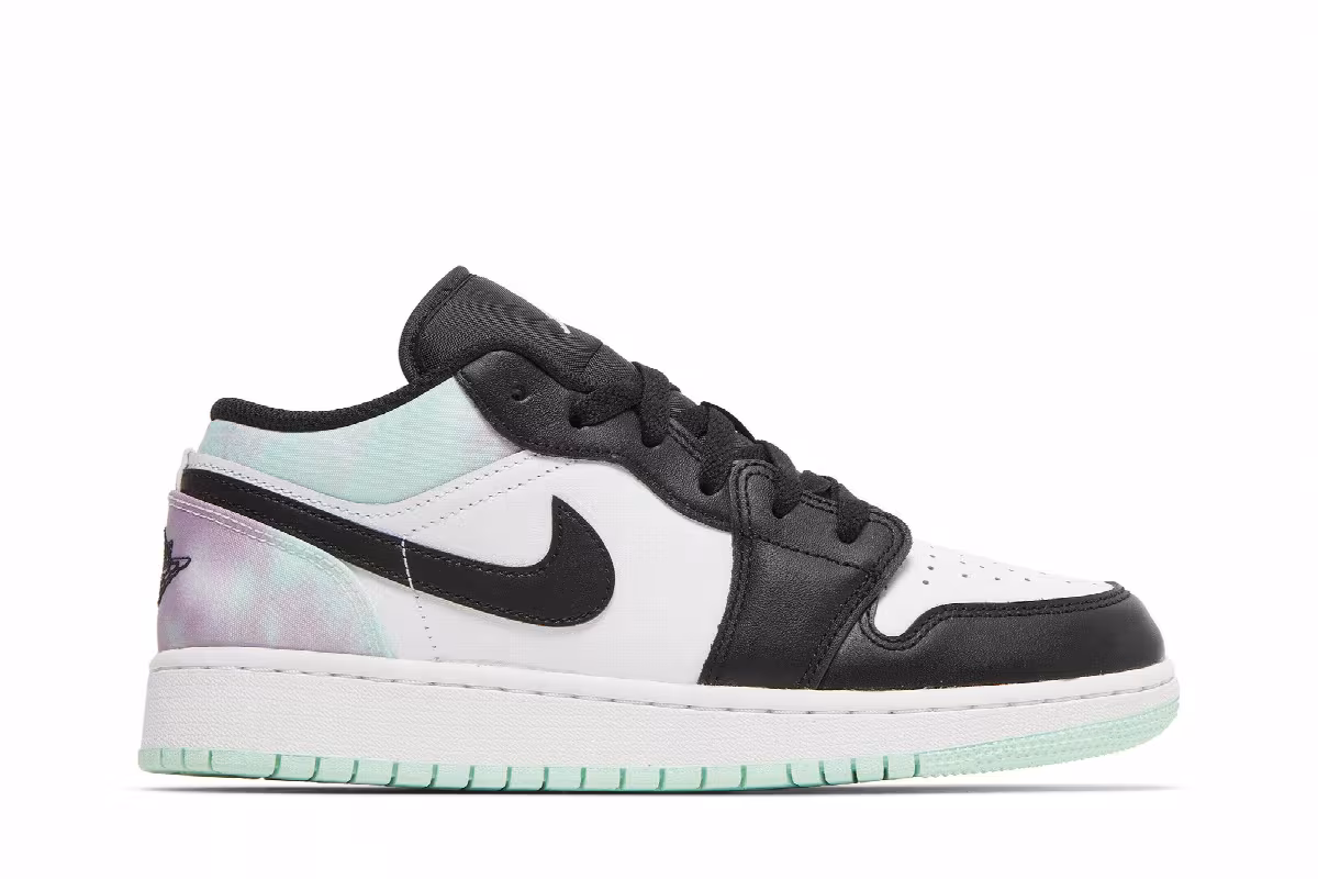 Air Jordan 1 Low SE GS Tie Dye, view 2