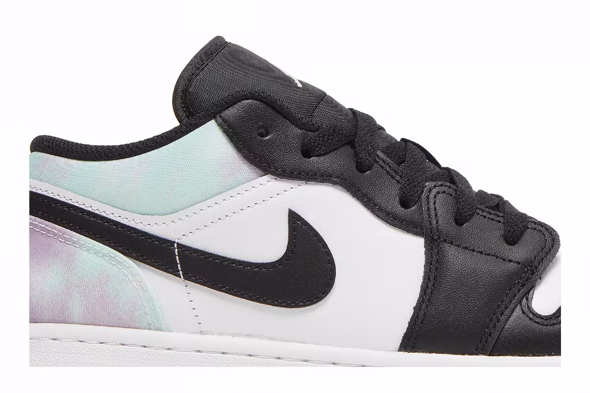 Air Jordan 1 Low SE GS Tie Dye, view 3