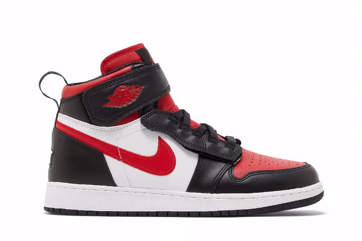 Air Jordan 1 High FlyEase GS Bred Toe, view 2
