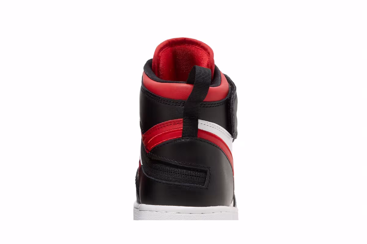 Air Jordan 1 High FlyEase GS Bred Toe, view 8
