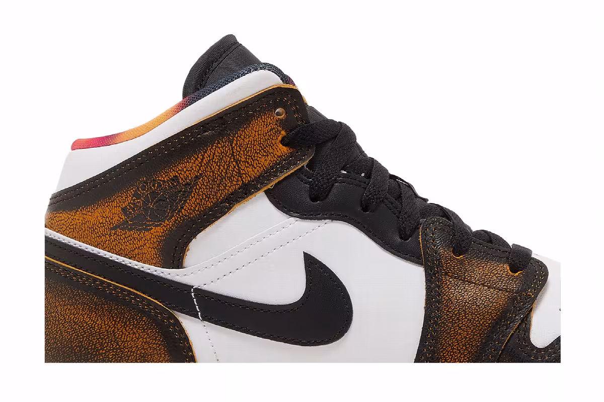Air Jordan 1 Mid SE GS Wear-Away - Taxi, view 3
