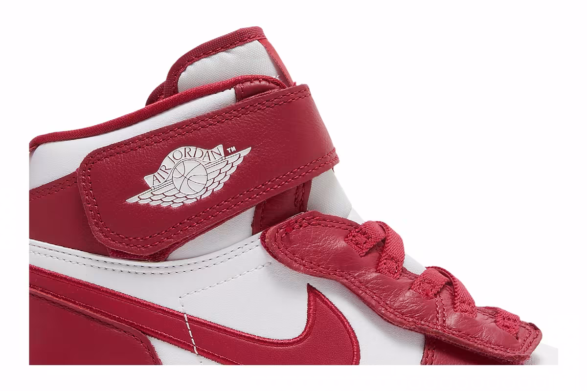 Air Jordan 1 High FlyEase GS Cardinal Red, view 3