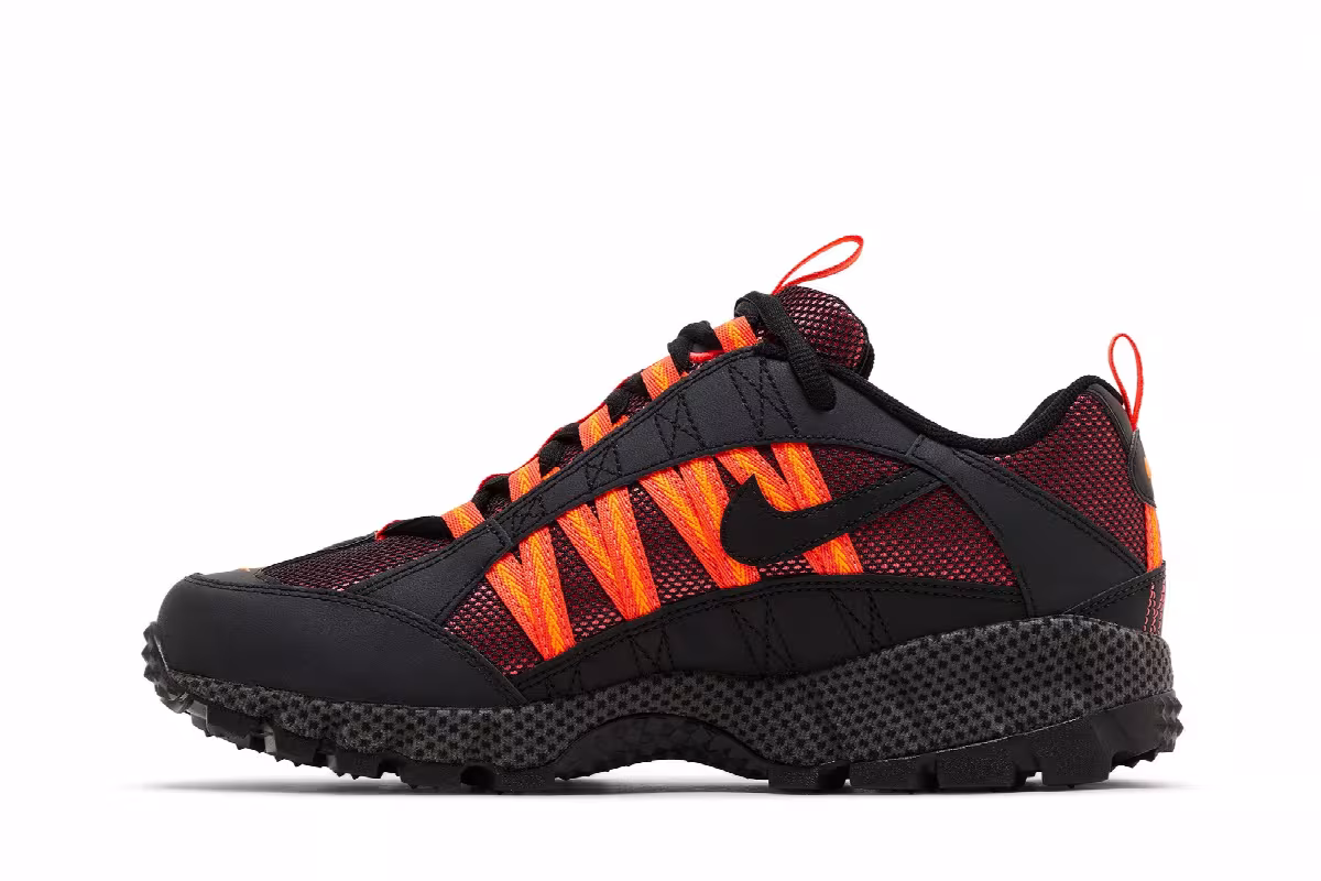 Nike Air Humara Black Bright Crimson, view 4