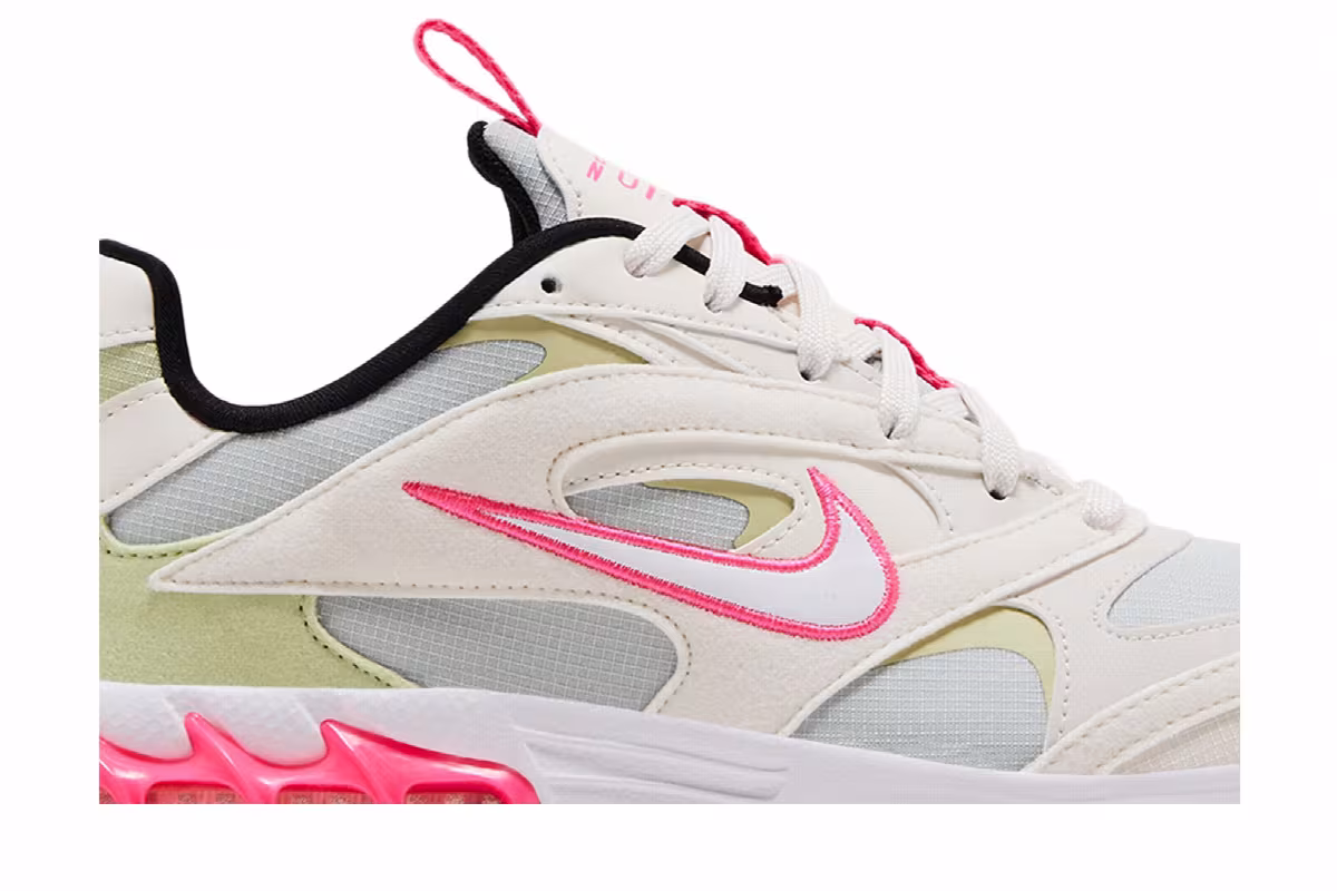 Nike Women's Zoom Air Fire Light Silver Hyper Pink, view 3