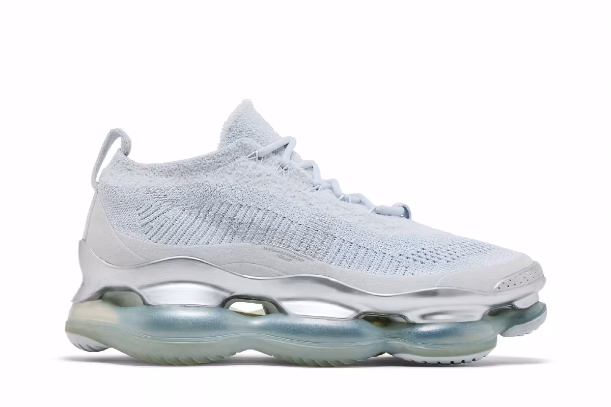 Nike Women's Air Max Scorpion Flyknit Pure Platinum, view 2