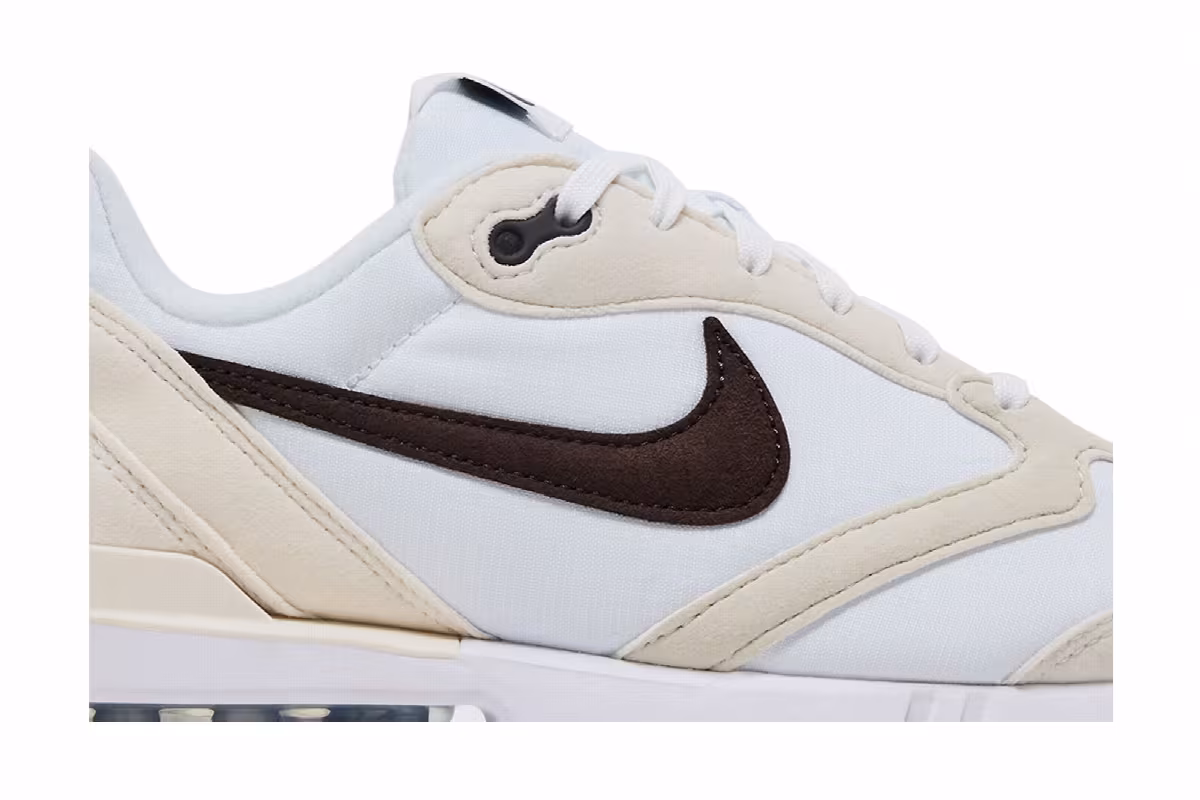 Nike Women's Air Max Dawn Phantom Baroque Brown, view 3