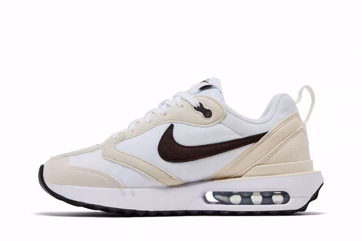 Nike Women's Air Max Dawn Phantom Baroque Brown, view 4