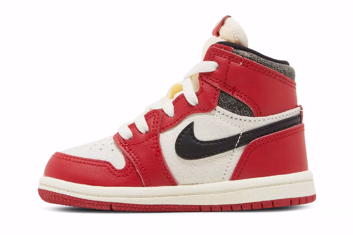 Air Jordan 1 High OG TD Chicago Lost & Found, view 4