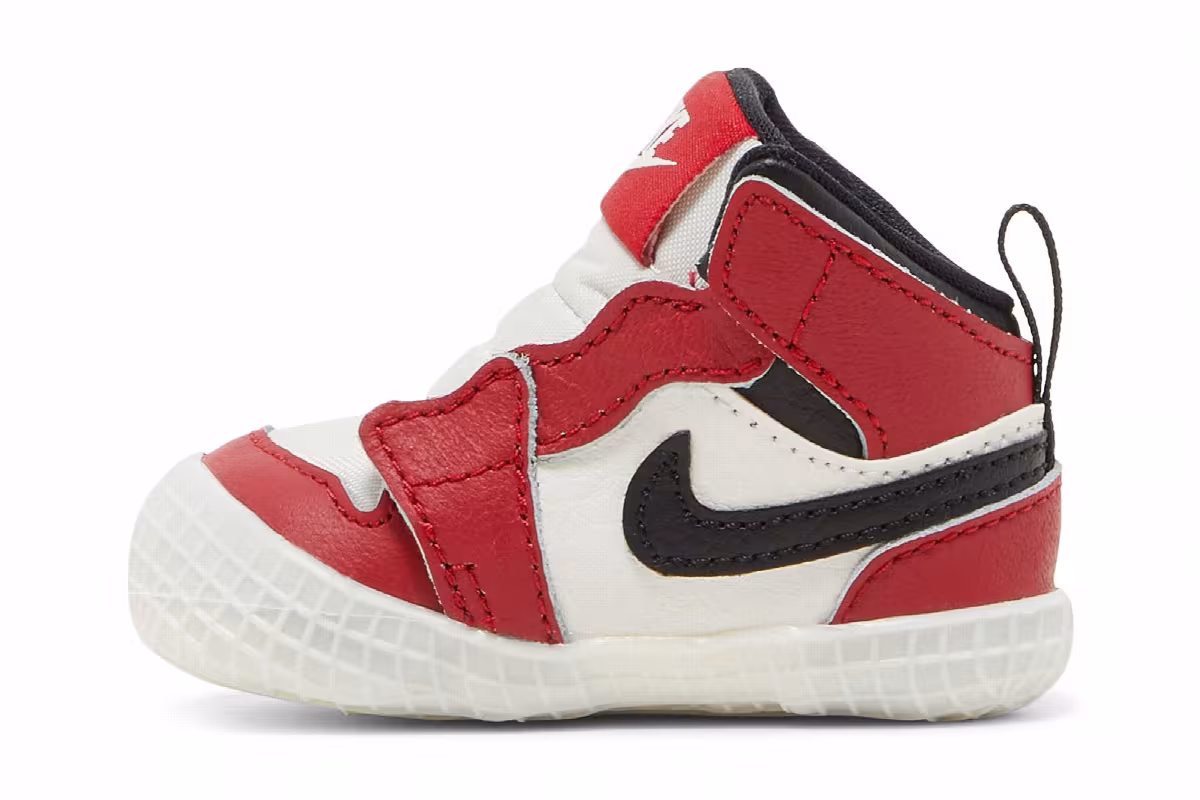 Air Jordan 1 Crib Bootie Chicago Lost & Found, view 4