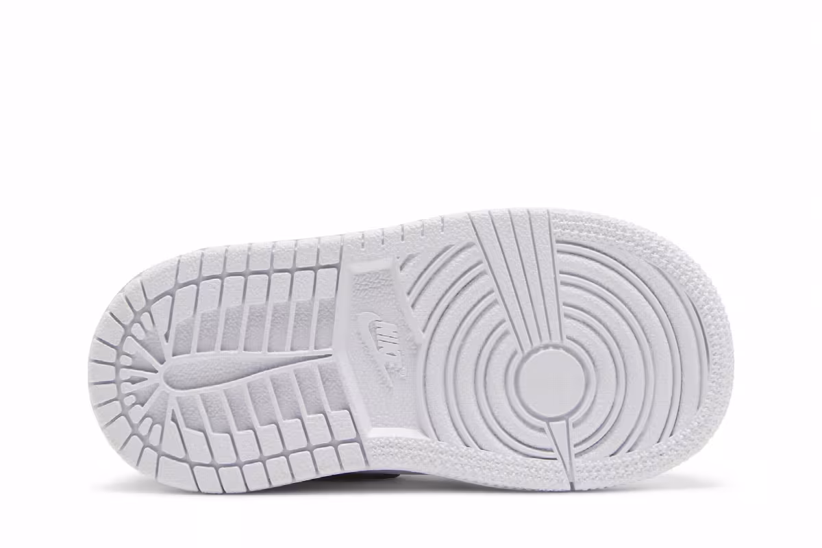 Air Jordan 1 Mid TD Barely Grape, view 5