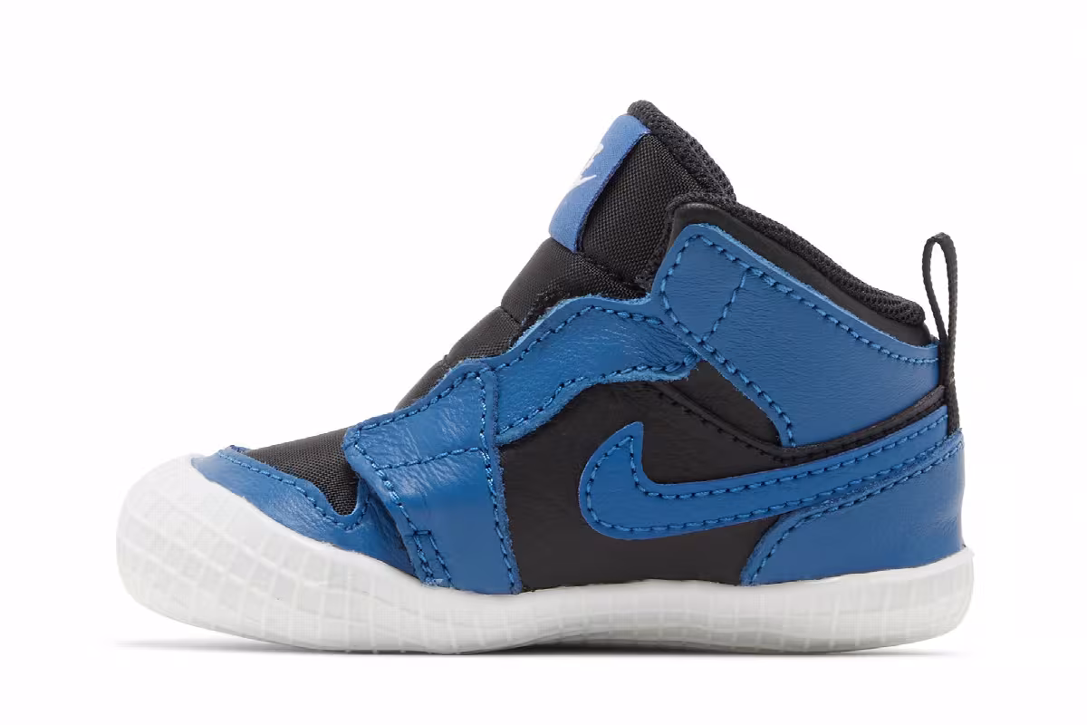 Air Jordan 1 Crib Bootie Dark Marina Blue, view 4