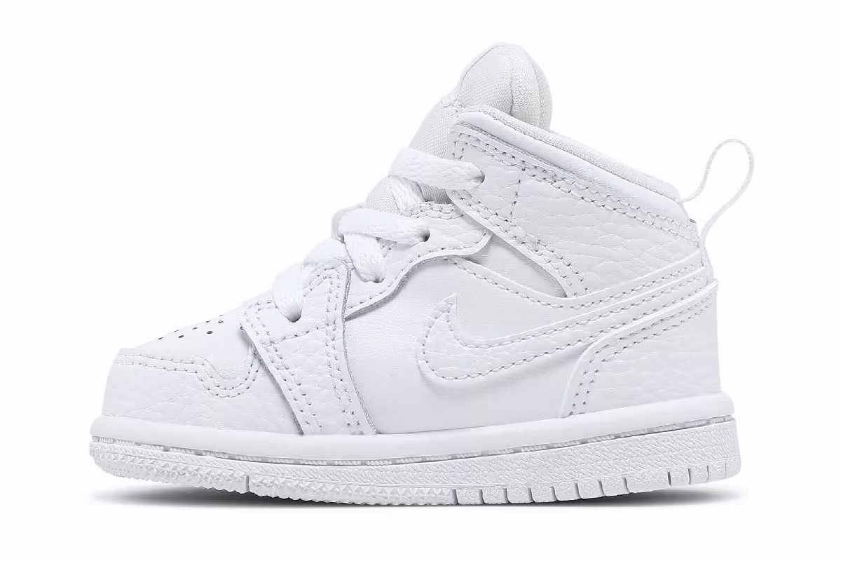 Air Jordan 1 Mid TD Triple White 2022, view 4