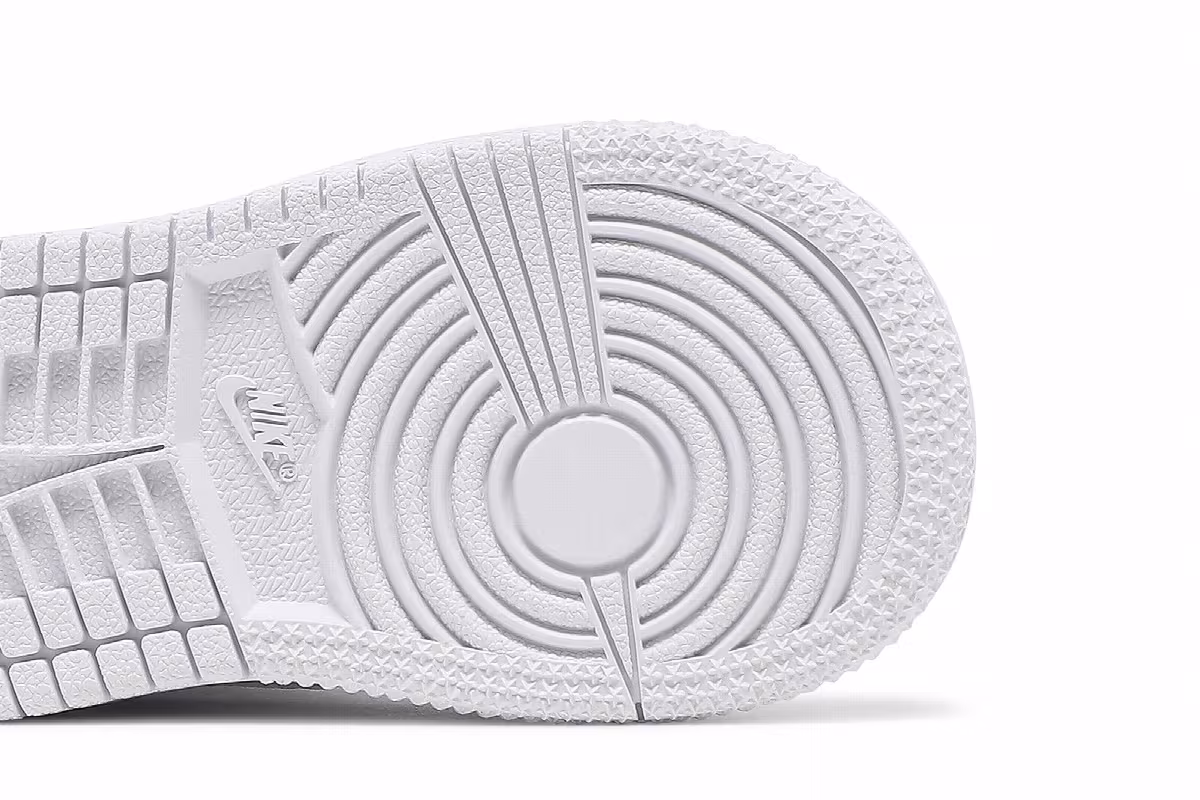 Air Jordan 1 Mid TD Triple White 2022, view 6