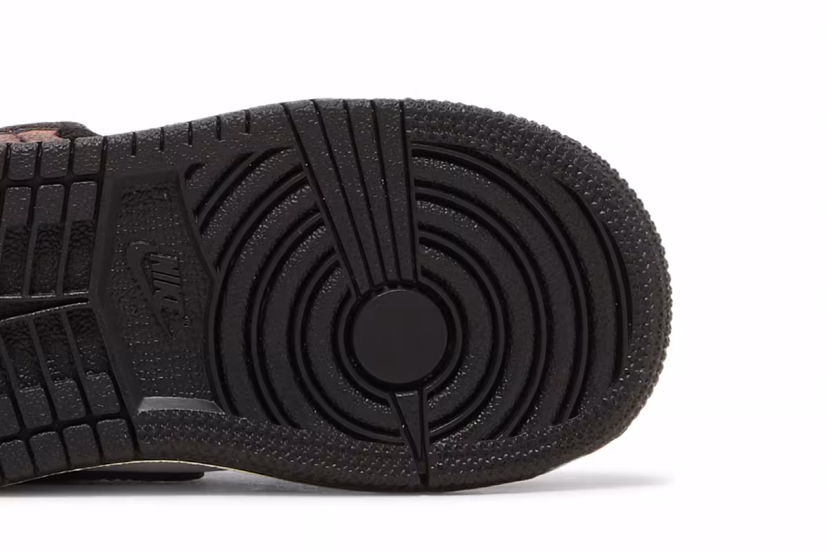 Air Jordan 1 Mid SE TD Wear-Away, view 6