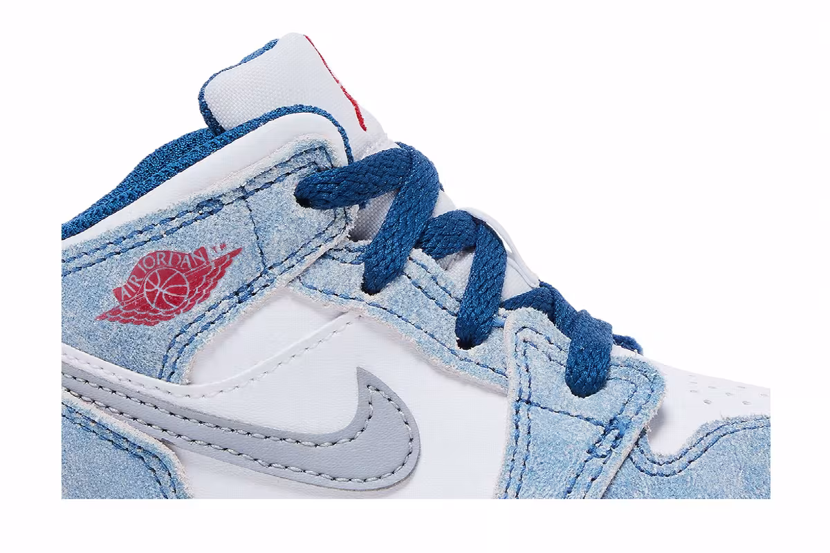 Air Jordan 1 Mid SE TD French Blue, view 3