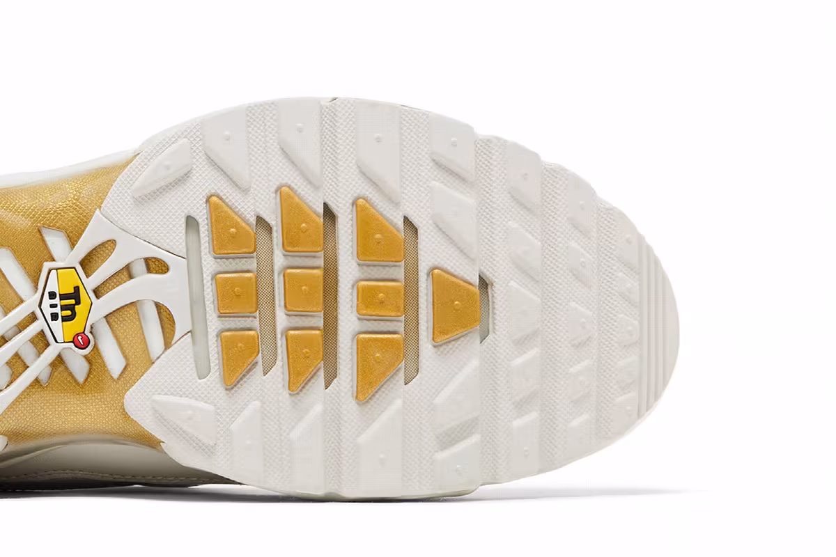Nike Air Max Plus Tiempo Phantom Metallic Gold, view 6