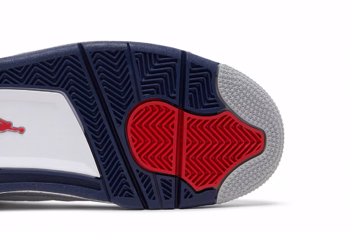 Air Jordan 4 Midnight Navy, view 6