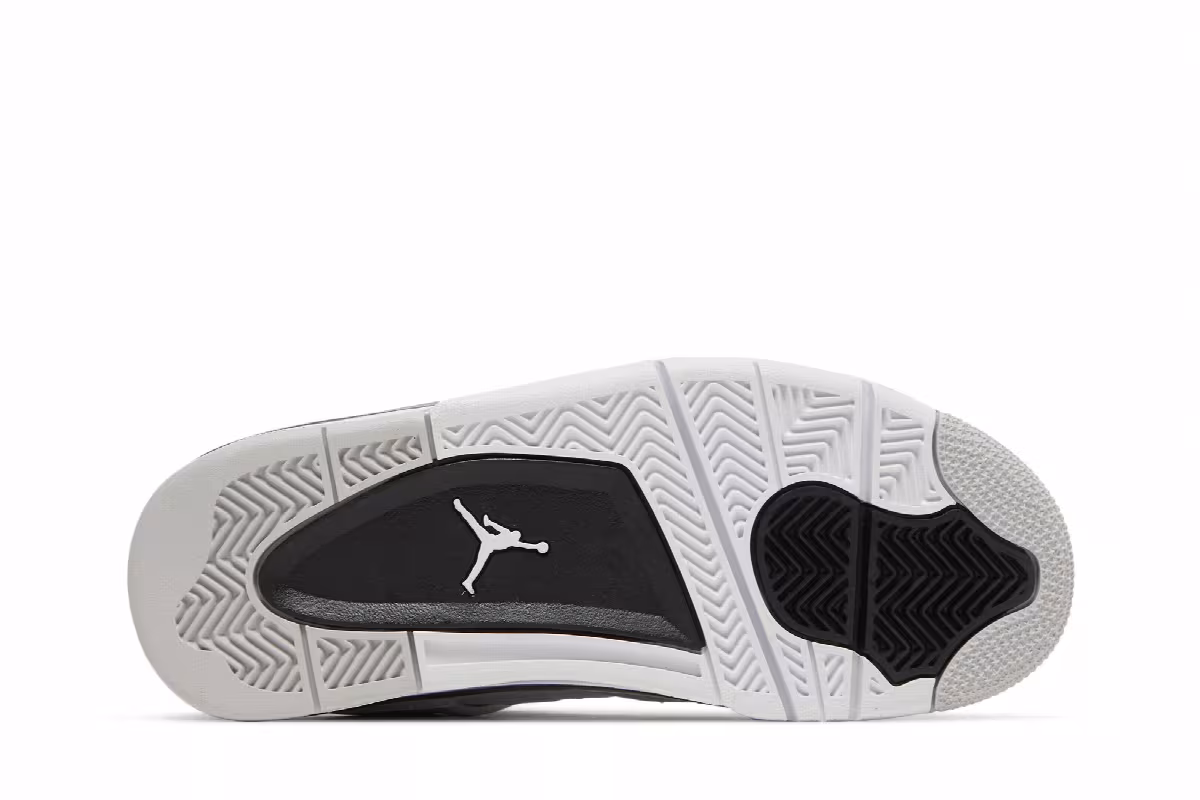 Air Jordan 4 GS Military Black, view 5