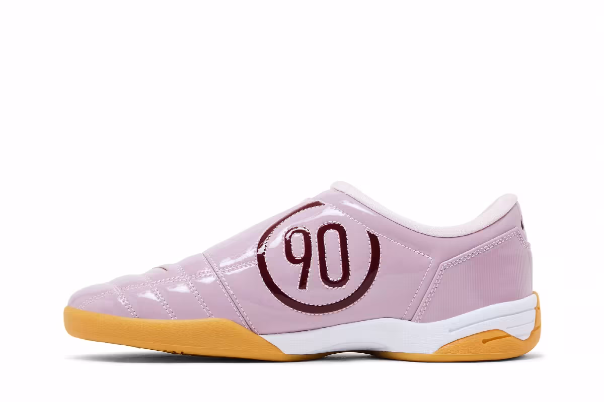 Nike Women's Total 90 3 SP Pink Foam Team Red, view 4