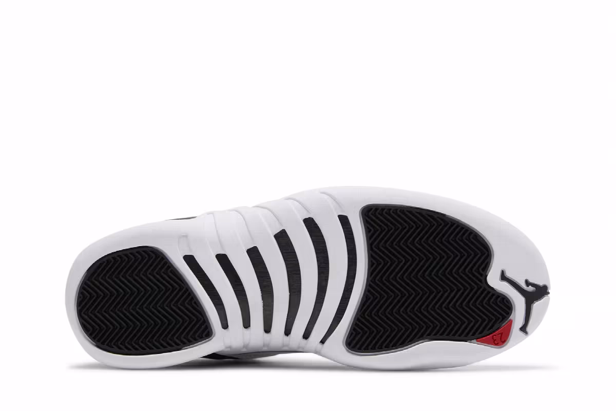 Air Jordan 12 Playoff 2022, view 5