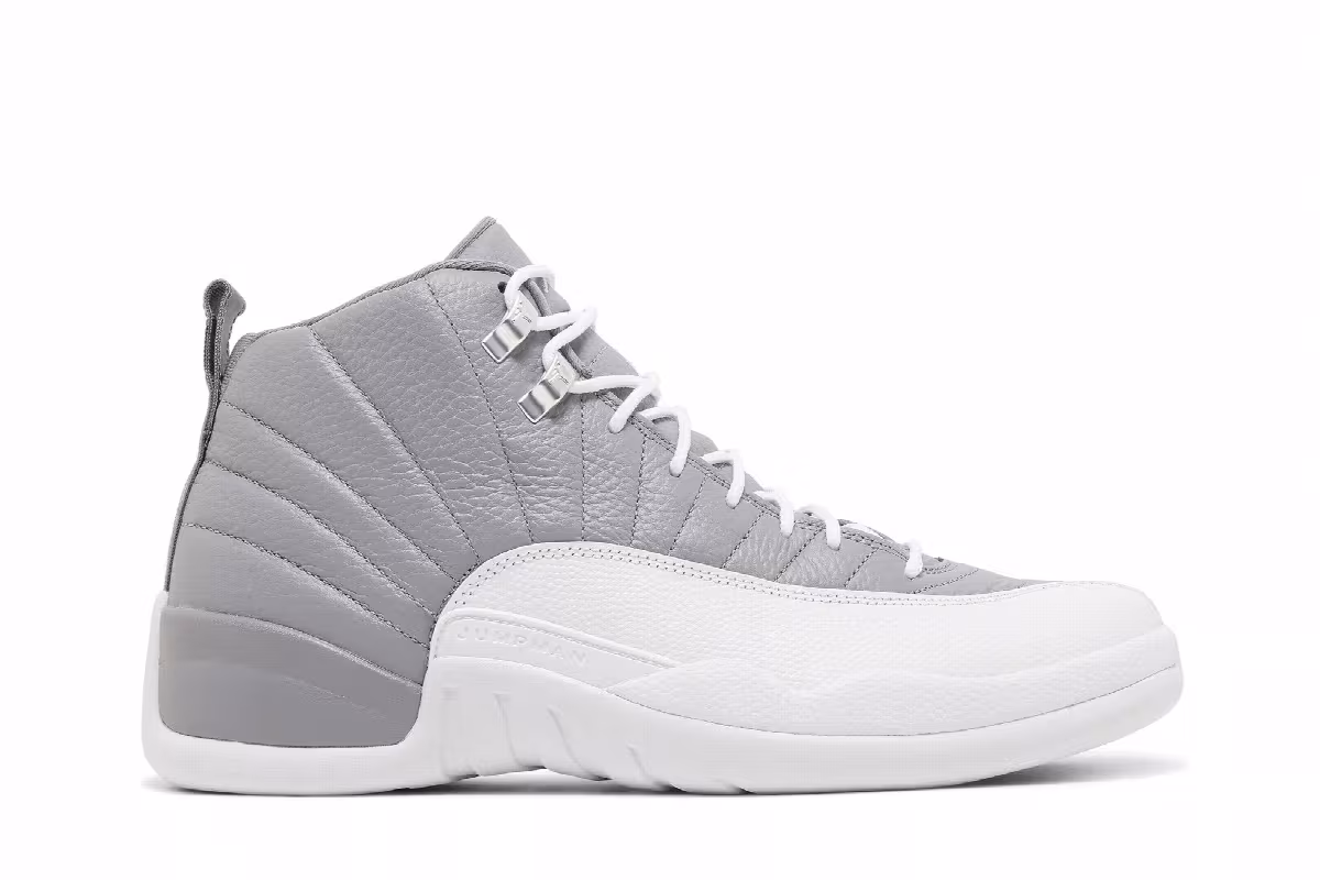 Air Jordan 12 Stealth, view 2