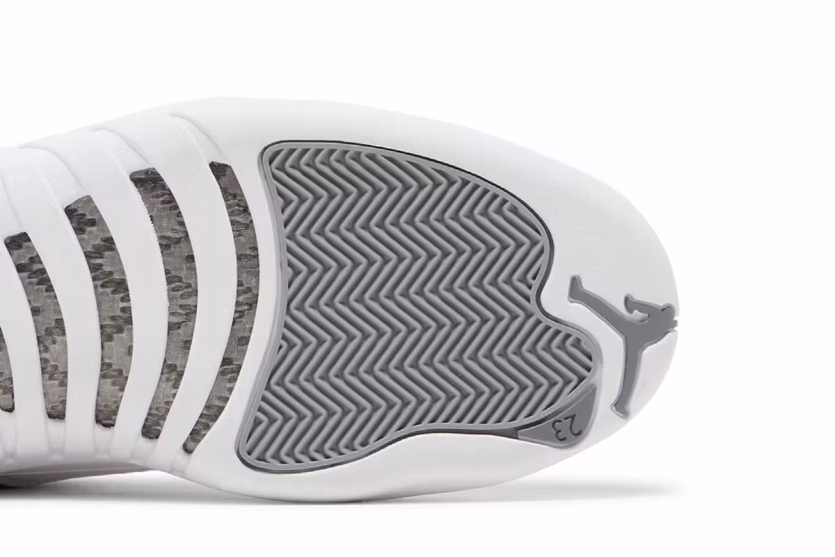 Air Jordan 12 Stealth, view 6