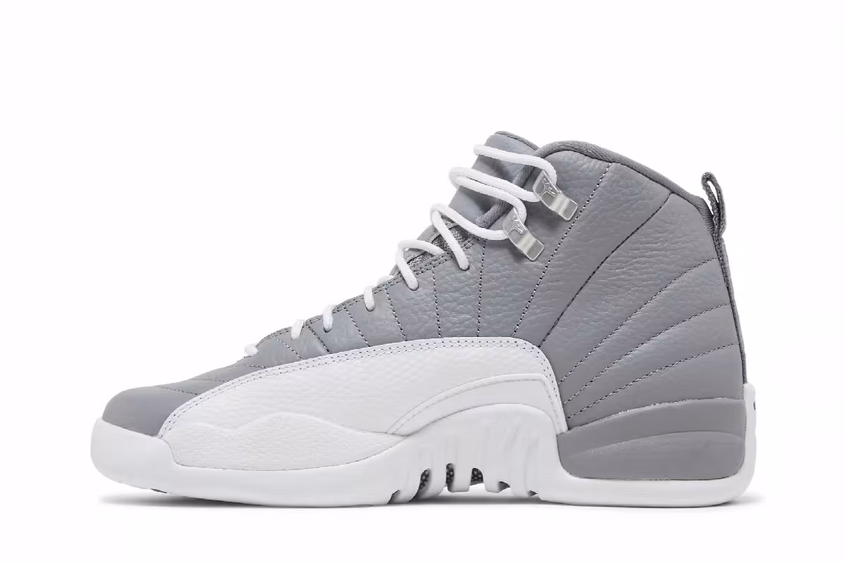 Air Jordan 12 GS Stealth, view 4