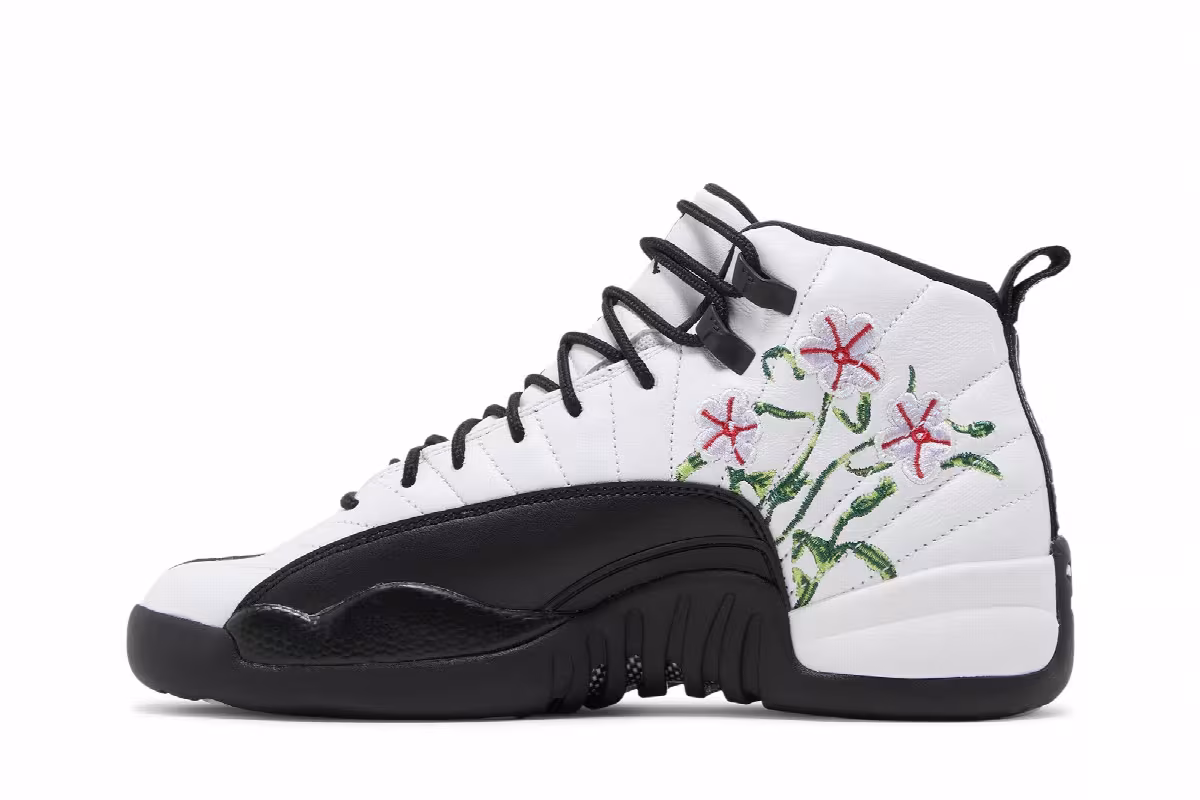 Air Jordan 12 GS Floral, view 4