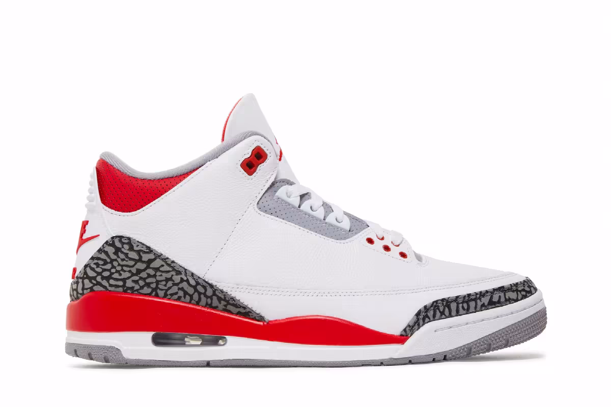 Air Jordan 3 Fire Red 2022, view 2