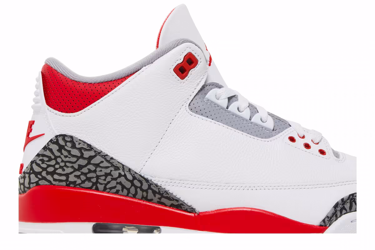 Air Jordan 3 Fire Red 2022, view 3