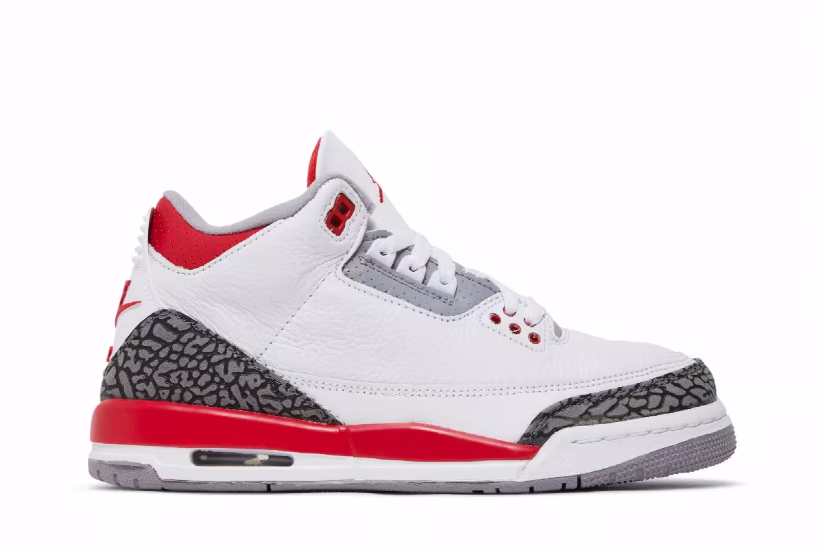 Air Jordan 3 GS Fire Red 2022, view 2