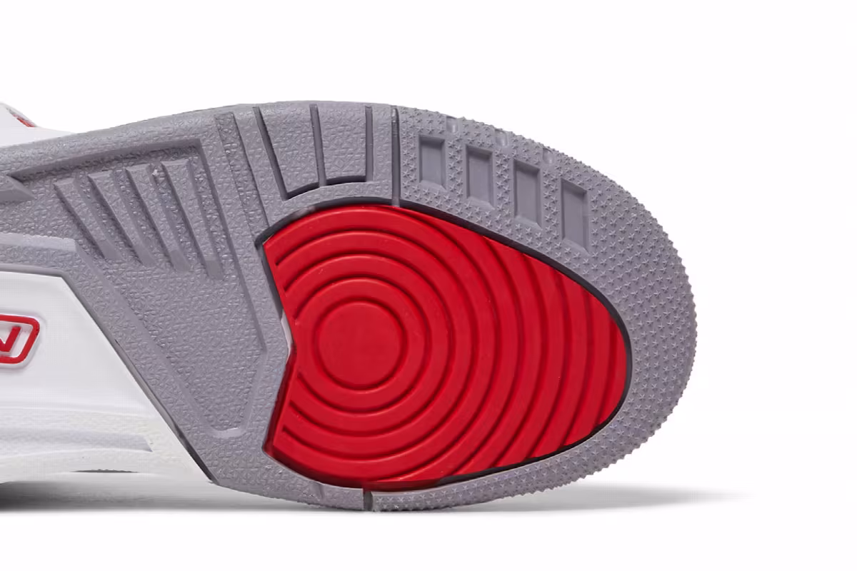 Air Jordan 3 GS Fire Red 2022, view 6