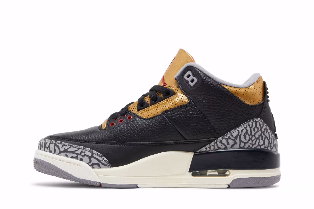 Women's Air Jordan 3 Black Gold, view 4