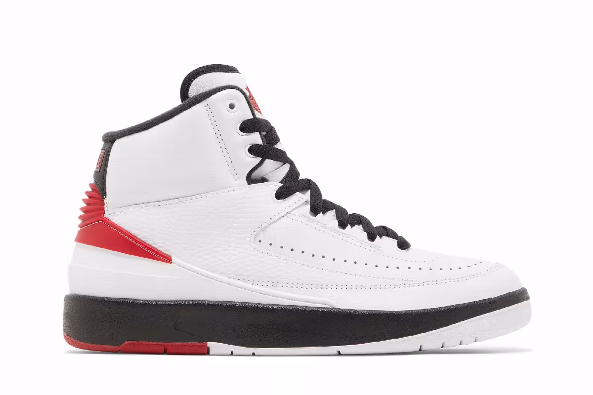 Air Jordan 2 GS Chicago 2022, view 2
