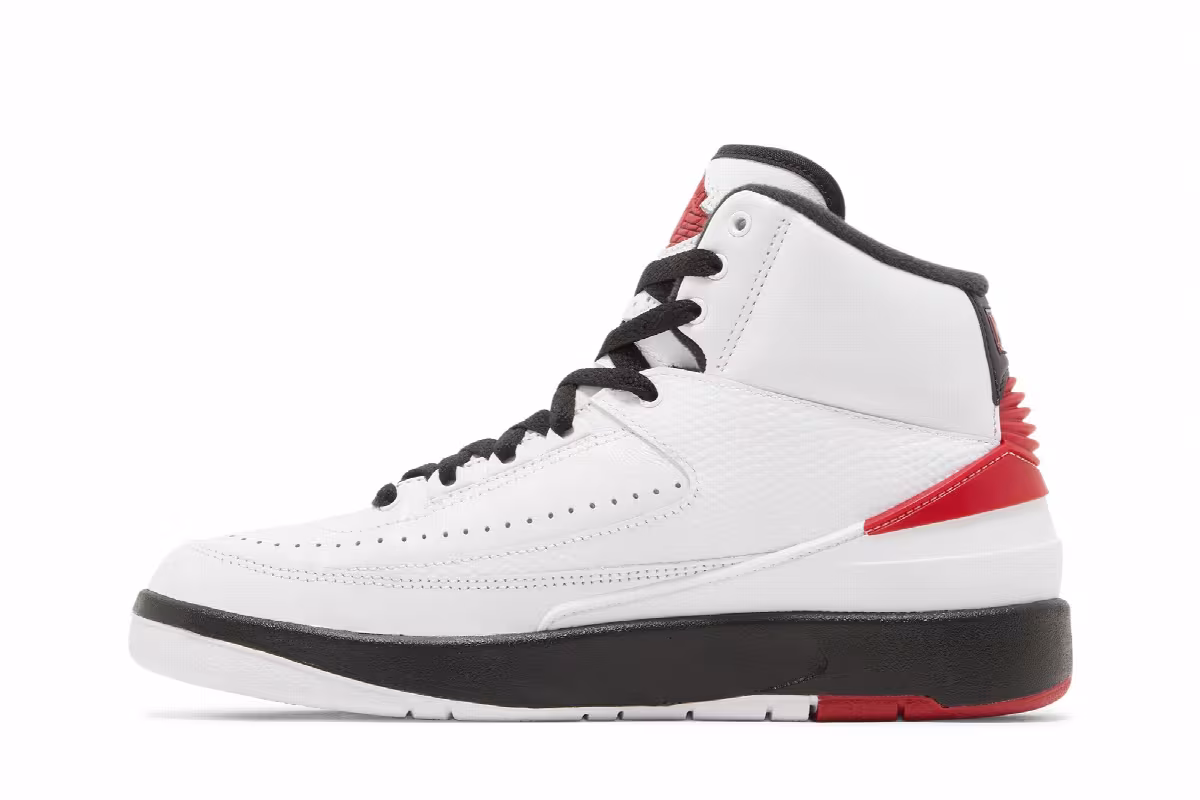 Air Jordan 2 GS Chicago 2022, view 4