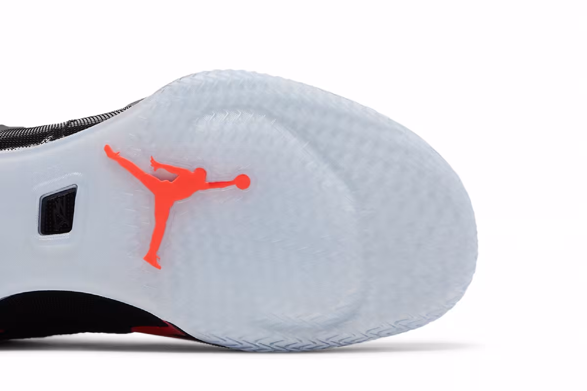 Air Jordan 36 Black Infrared, view 6