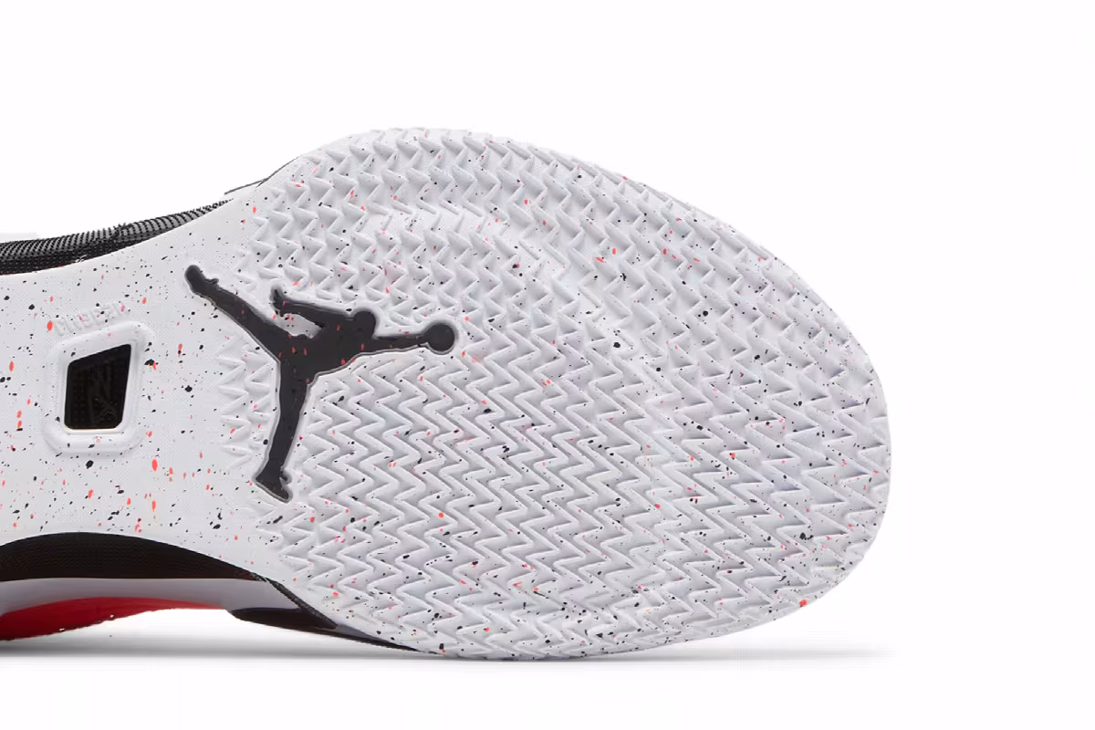 Air Jordan 36 Low Infrared, view 6