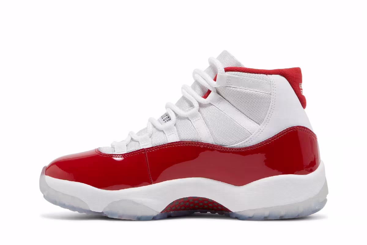 Air Jordan 11 Cherry, view 4