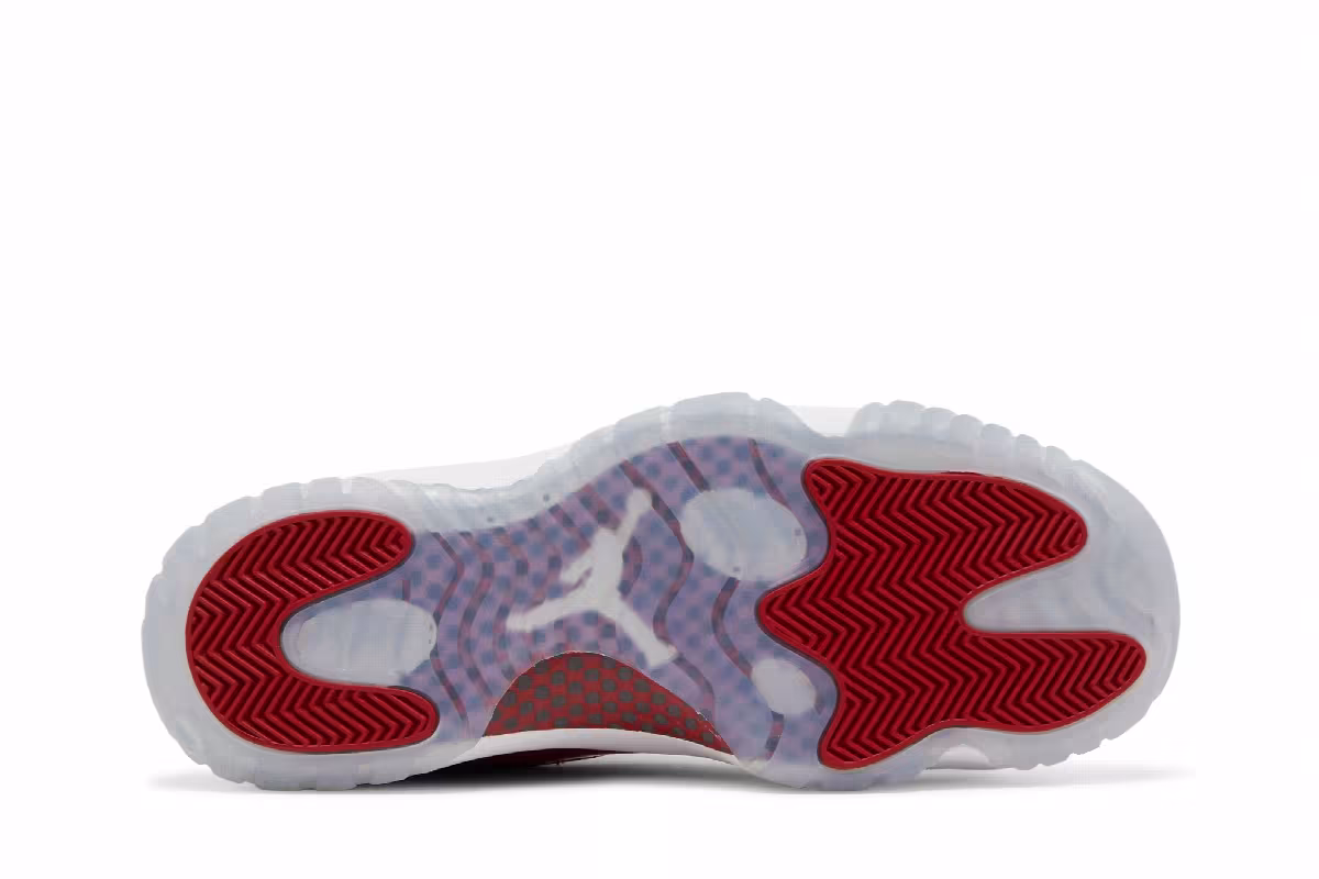 Air Jordan 11 Cherry, view 5