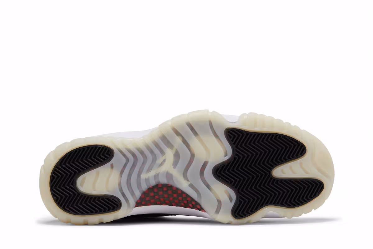 Air Jordan 11 Low 72-10, view 5