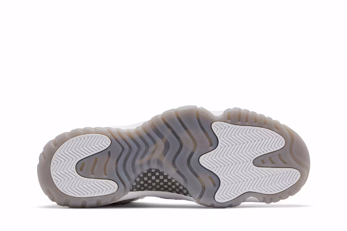Air Jordan 11 Low IE Light Orewood Brown, view 5