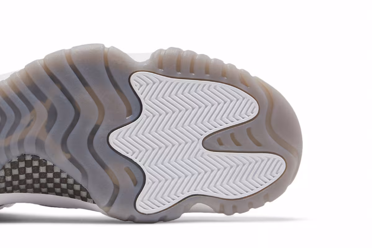 Air Jordan 11 Low IE Light Orewood Brown, view 6