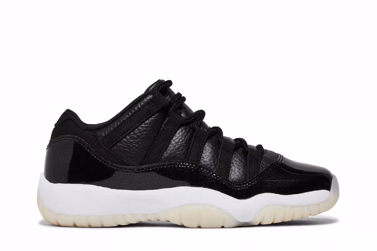 Air Jordan 11 Low GS 72-10, view 2