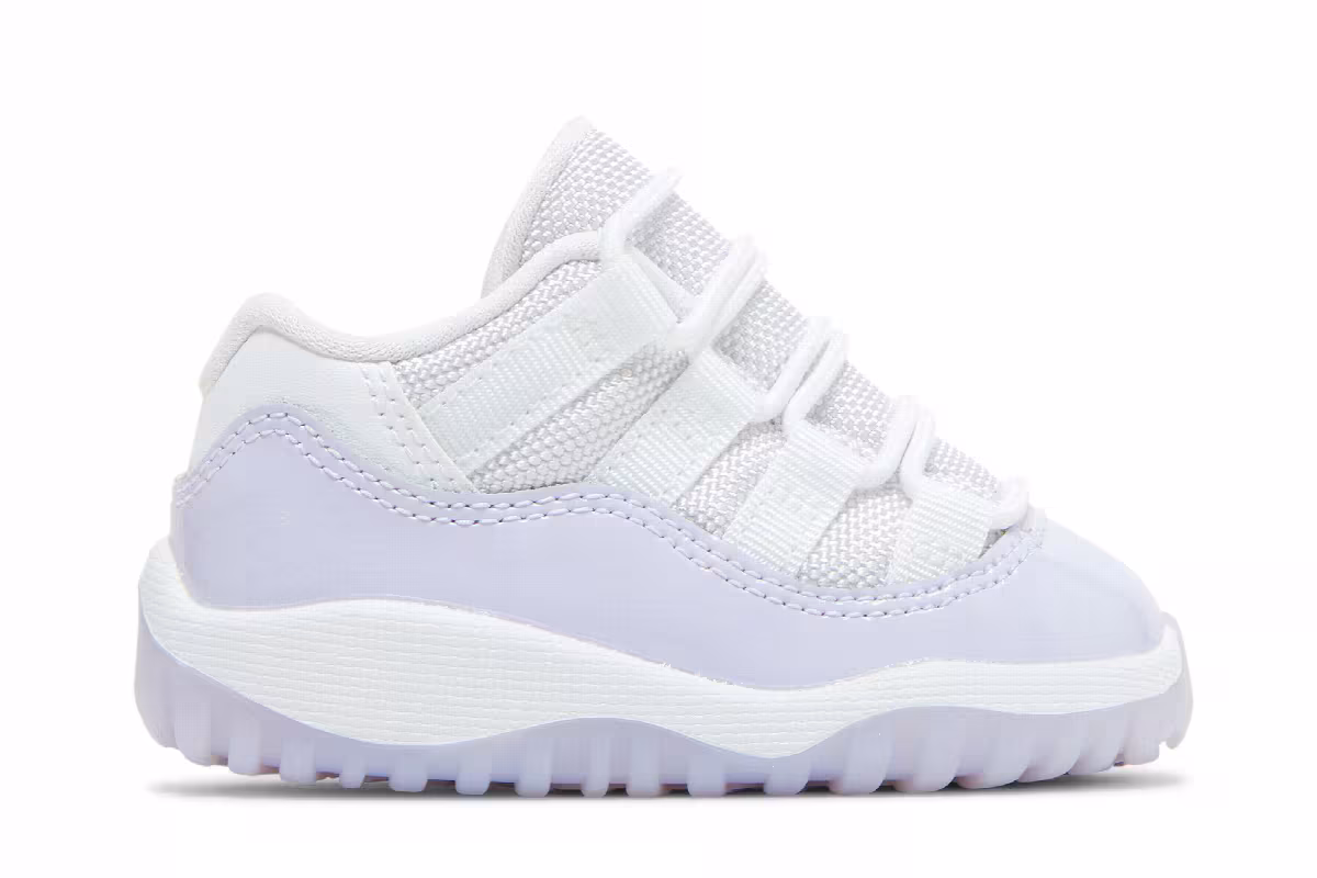 Air Jordan 11 Low GT White Pure Violet, view 2