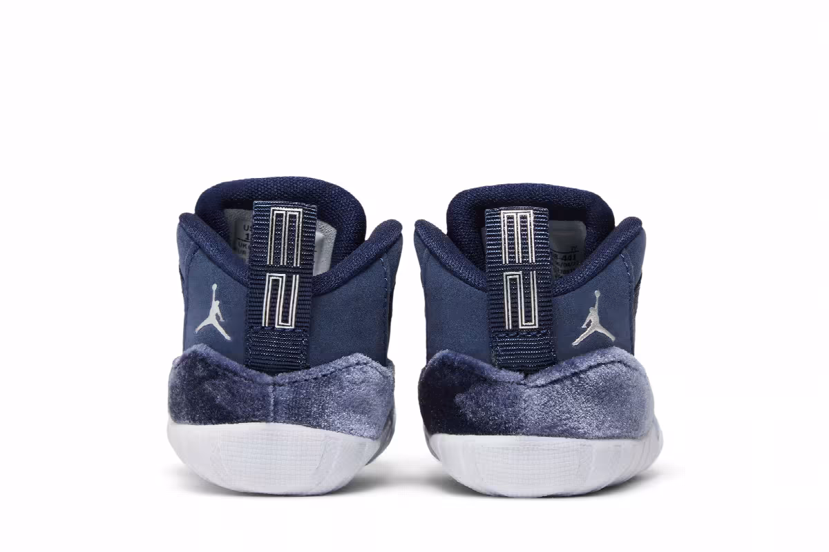 Air Jordan 11 CB Midnight Navy Velvet, view 7