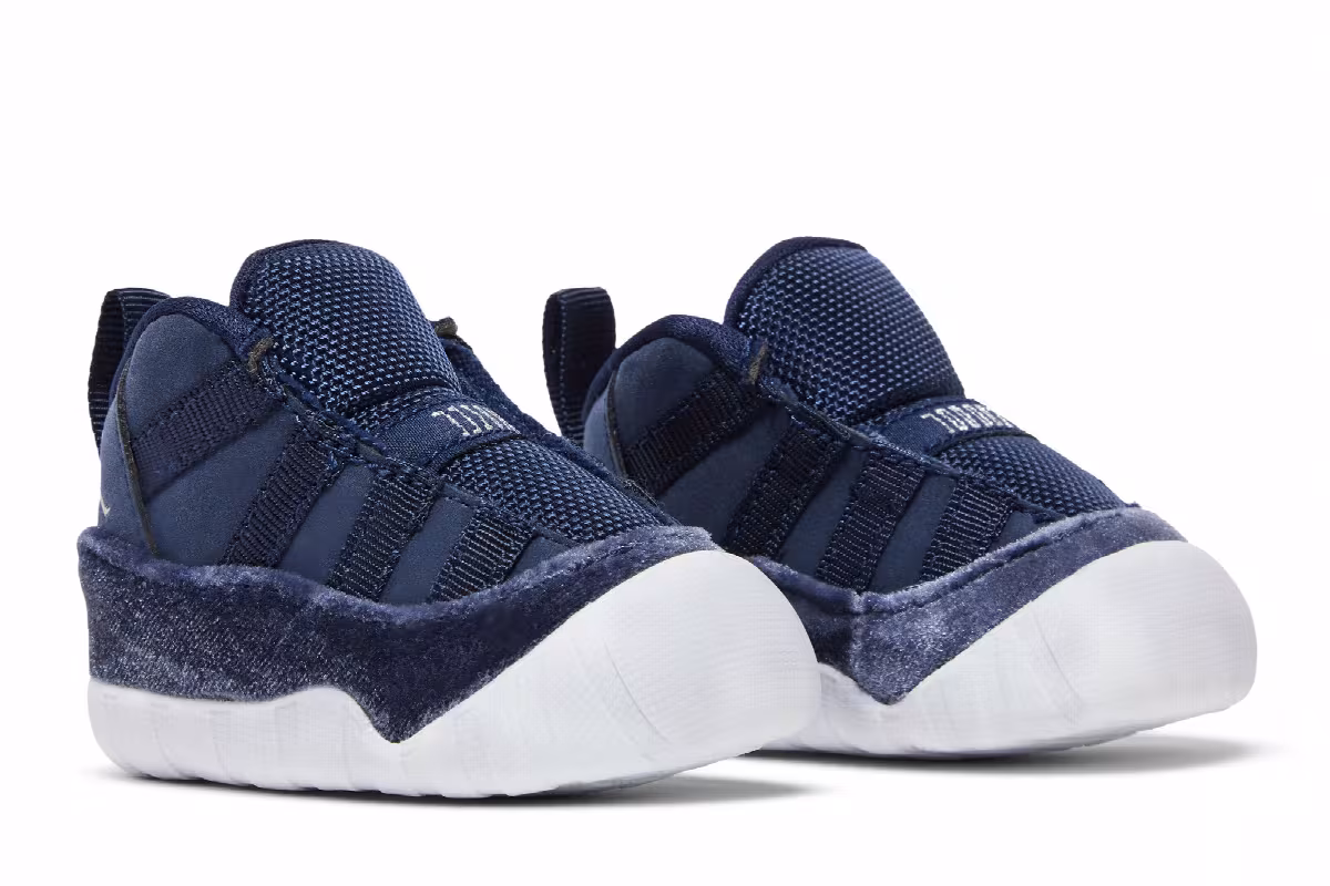 Air Jordan 11 CB Midnight Navy Velvet, view 9