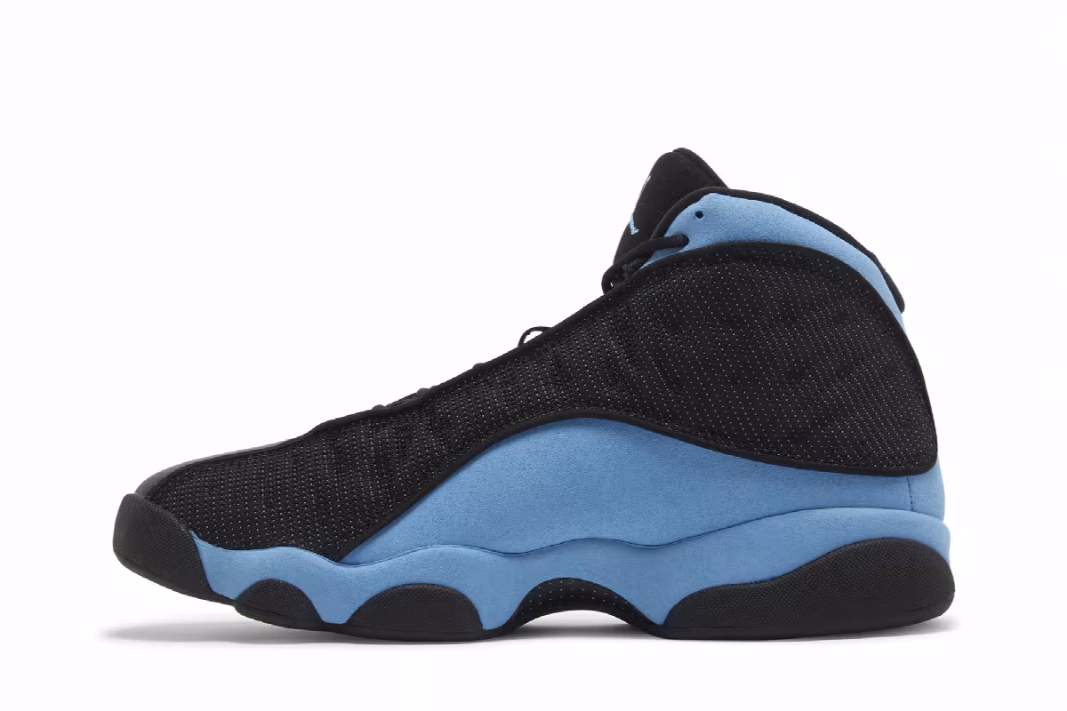 Air Jordan 13 Black University Blue, view 4