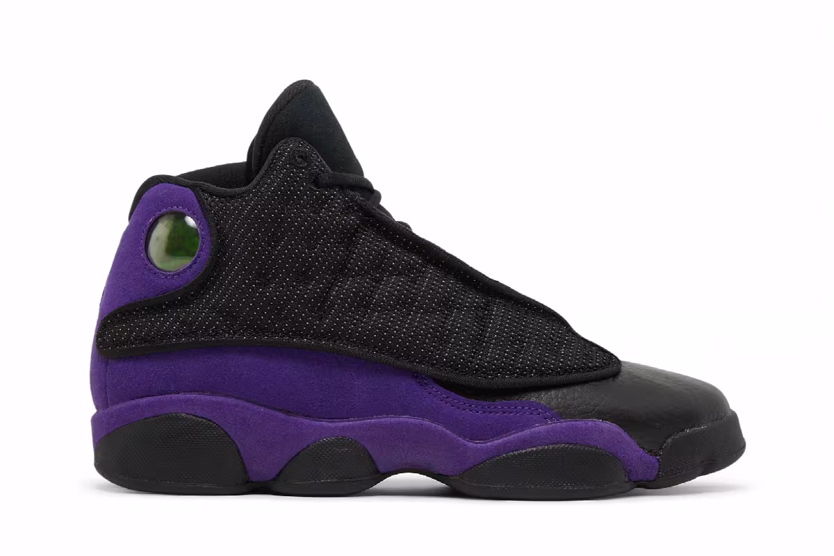Air Jordan 13 GS Court Purple, view 2